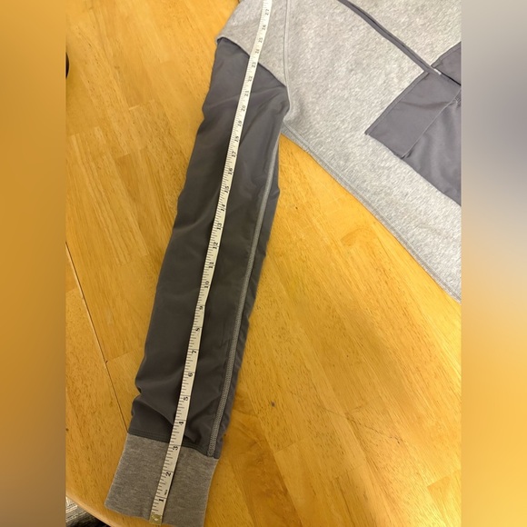 Ivivva Girls 12 Lululemon Style Jacket Grey Collar Hooded Zip Up Great Condition - Picture 15 of 15